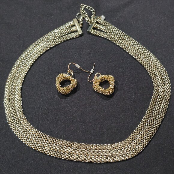 AVON Necklace and Earrings set - Picture 1 of 3